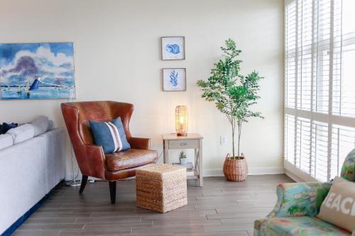 Sandbridge Apartamento | Sojourn Ocean View Oasis Ocean & Bay Views