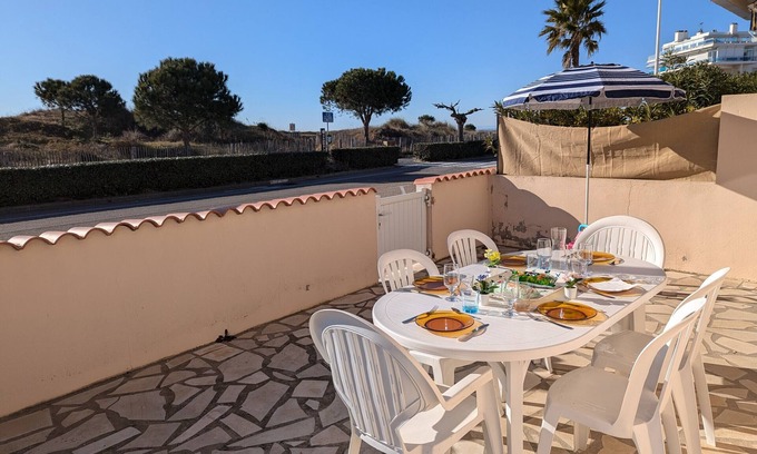 Le Grau-Du-Roi Apartamento | Sol-y-Days Altitude 0, planta baja en primera línea de mar