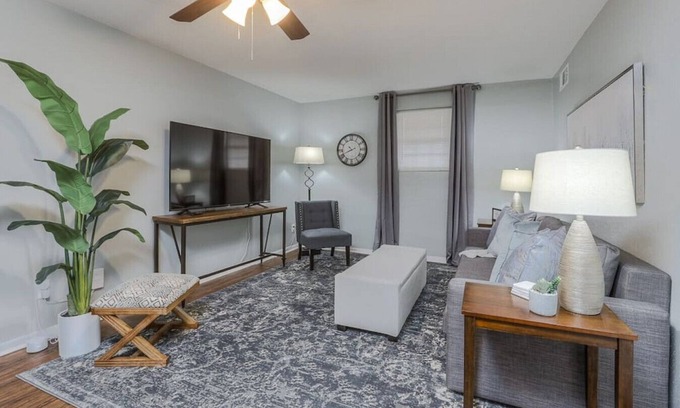Overland Park Apartamento | Solace: 2 bed/1 bath