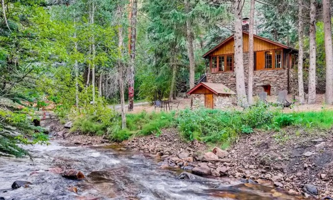 Idaho Springs Cabina | Solace WATERFRONT Work & Play Cabin getaway