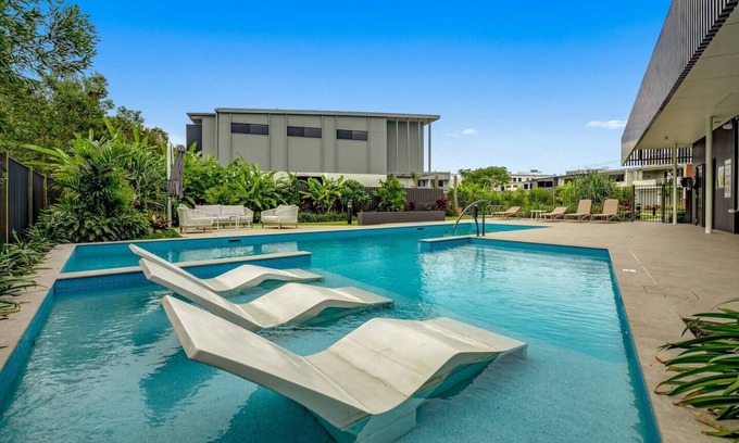 Birtinya Apartamento | Soleil Birtinya A Modern Poolside Sanctuary