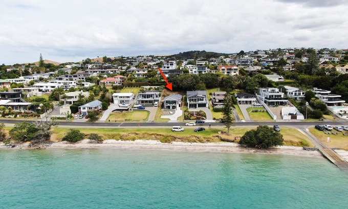 Maraetai Cabaña | Soleil on Omana - Omana Beach Holiday Home