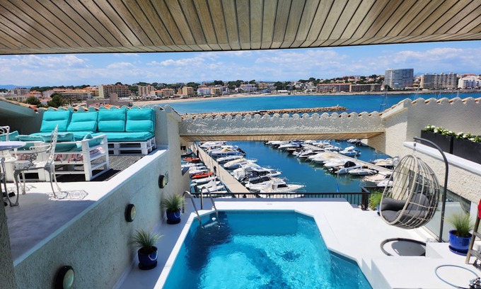 L'Escala Casa | Solo Atico Guest Suites