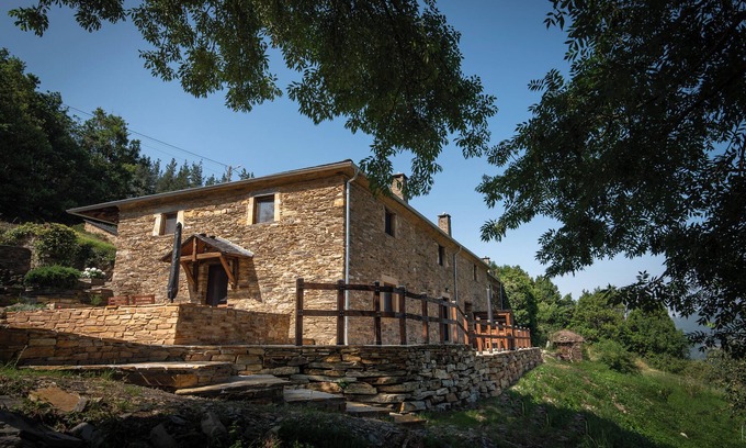 A Pontenova Cabaña | Solpor - Luxury One Bed Cottage in Lugo Province