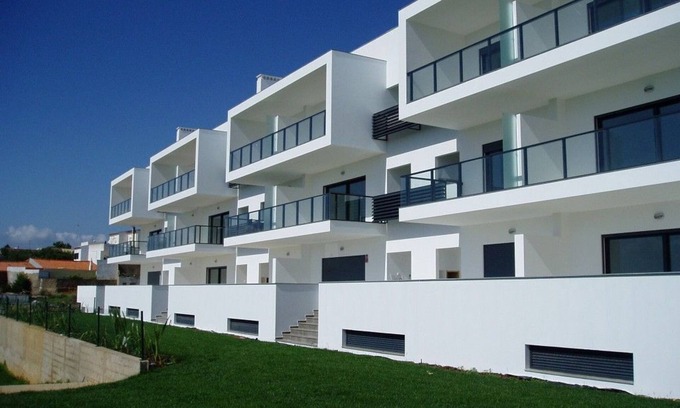 Alvor Apartamento | SOLRIO Apartment Vista Lagos Wi-Fi, UK TV, Sleeps 4,