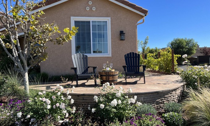 Buellton Cabaña | Solvang/Buellton area holiday/ vacation upscale Rental w/ patio, grill