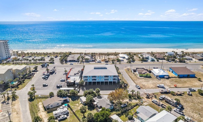 Bahama Beach Condominio | Somerset #205 | Great Location with Easy Walk to Beach!