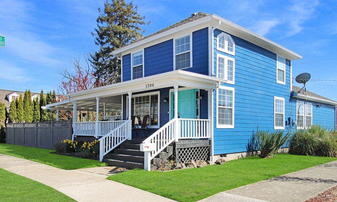 McMinnville Casa | Something Blue- Because You Deserve It!