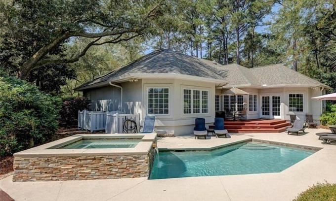 Palmetto Dunes Casa | Something for everyone- private pool on the water and pool table!