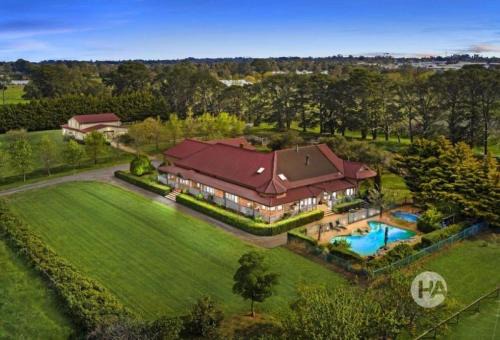 Somerville Casa | Sommerville Majestic Farm Manor Retreat 5bd 3Bth Pool Spa