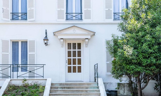 Bois-Colombes Villa | Somptueuse maison- Piscine-Sauna-10 Pers-Climatisation