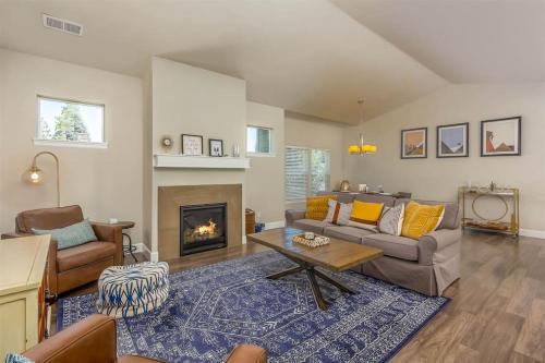 Old Farm District Casa | Sonata Getaway Pet friendly Near Old Mill District