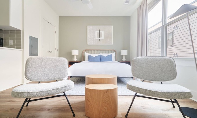 Rutledge Hill Apartamento | Sonder at LC SoBro | Studio Apartment