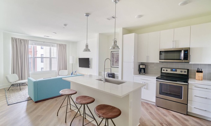 Rutledge Hill Apartamento | Sonder at LC SoBro | Superior One-Bedroom Apartment
