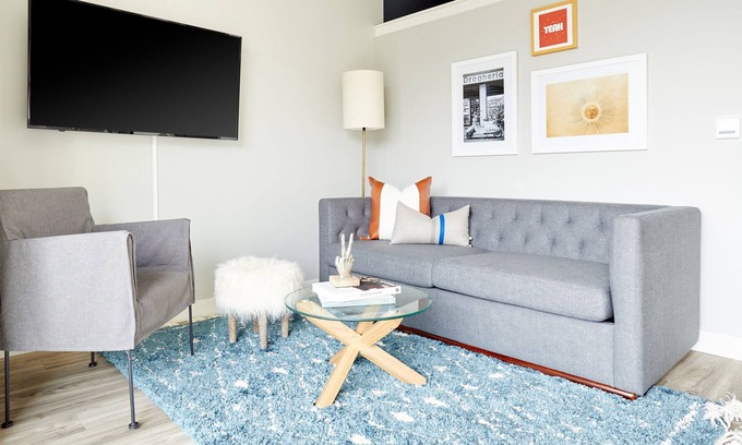 Mill District Apartamento | Sonder at Vicinity | Extended Stay One-Bedroom Apartment w/ Parking