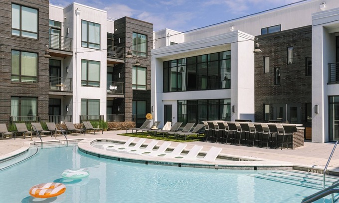 Hillsboro Village Apartamento | Sonder at Village 21 | One-Bedroom Apartment w/ Balcony