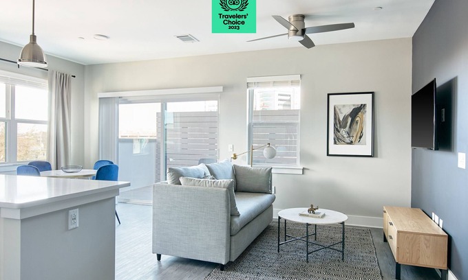 Hillsboro West End Apartamento | Sonder Belcourt | Two-Bedroom Apartment w/ Balcony