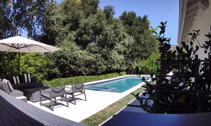 Sonoma Casa | Sonoma Modern Farmhouse walk or bike to the plaza, restaurants and wineries