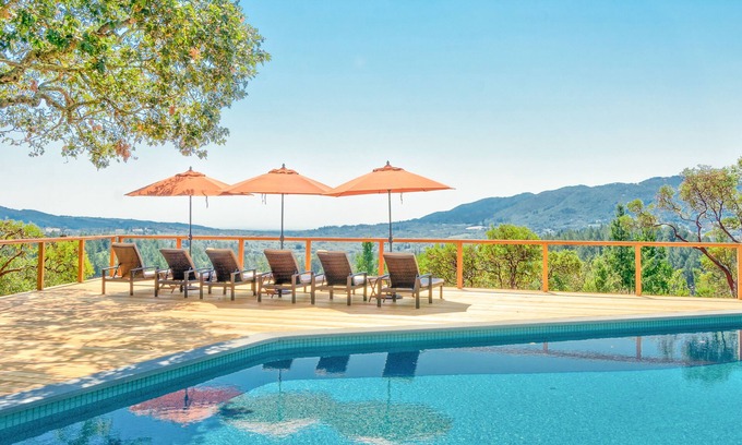 Santa Rosa Cabaña | Sonoma Valley vineyard-view cottage with loft, hot tub, & on-site pool