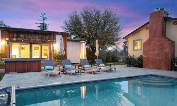 Sonoma Casa | Sonoma Vineyard House, Pool Hot Tub near Plaza