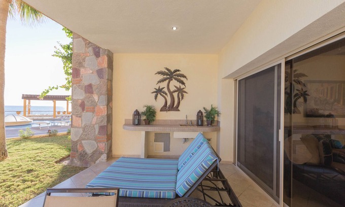 Bella Vista Condominio | SONORAN SKY- HERMOSO 3 BD 3 BAÑO OCEAN FRENTE PLANTA BAJA CONDO EN SANDY BEACH