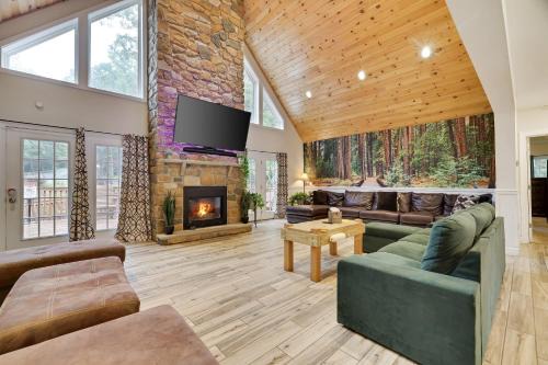 Tafton Casa | Soose Manor Spa BBQ Games and Bar Near Lake