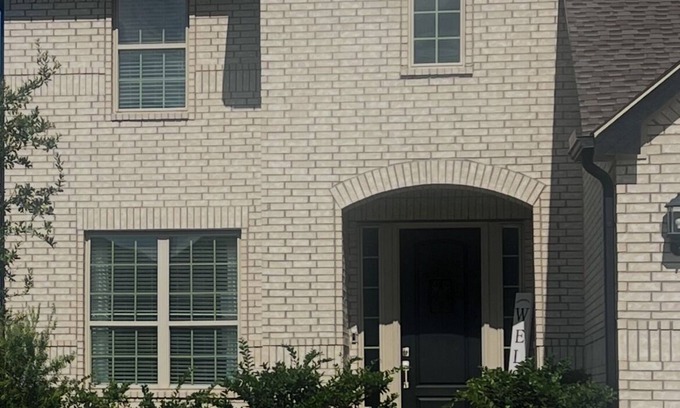 Richmond Casa | Soothing 4-bedroom house with AC in charming Booth