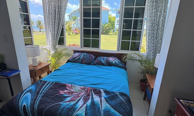 Negril Villa | Soothing beachfront fully loaded villa with AC in Negril