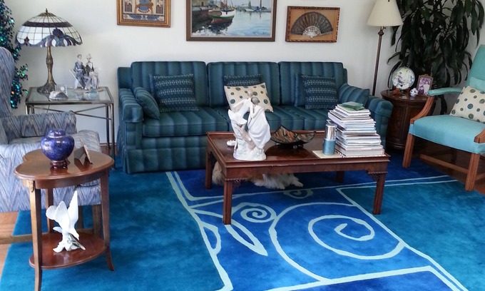 North of the Panhandle Condominio | Sophisticated 2BR with parking - centrally located!