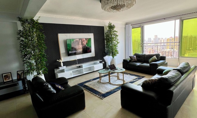Kisutu Apartamento | Sophisticated 4-Bed Central Business District Retreat with City Views