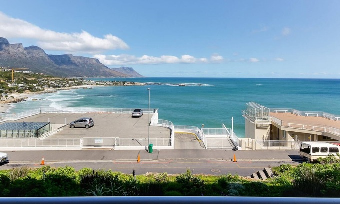 Clifton Apartamento | Sophisticated Clifton Apartment w/Sea Views (Dunmore Breeze)