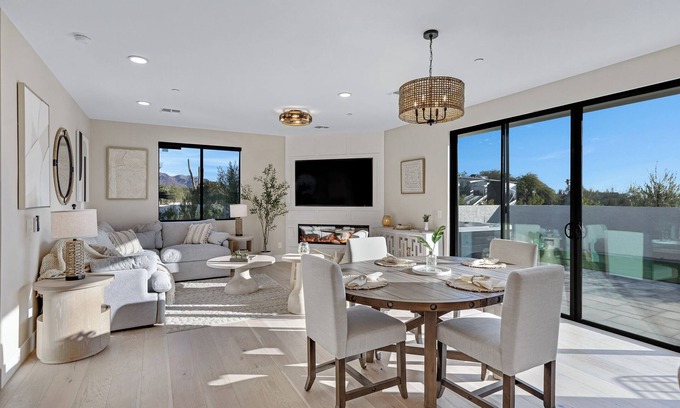 North Scottsdale Casa | New, Sophisticated and a designer home w/ mountain views, hot tub, WiFi & more!