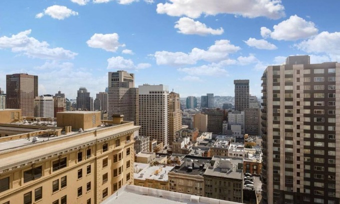 Lower Nob Hill Casa | Sophisticated elegance and modern comfort intertwine!!