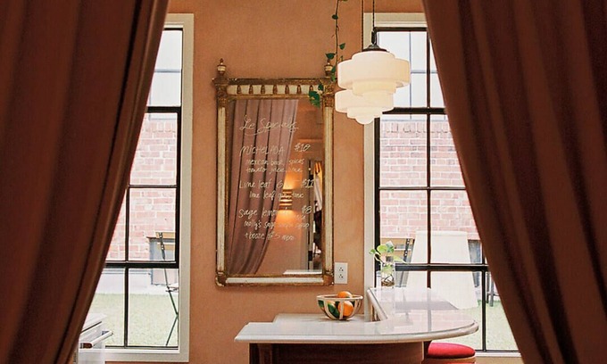 Crossroads Arts District Casa | Sophisticated surroundings within KC's best boutique hotel.