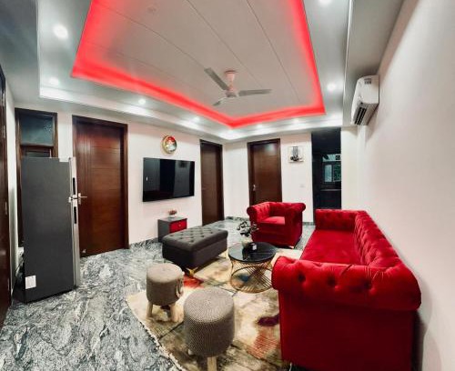 Chhatarpur Apartamento | SOQU - South of Qutub 3BHK Luxury Apartments
