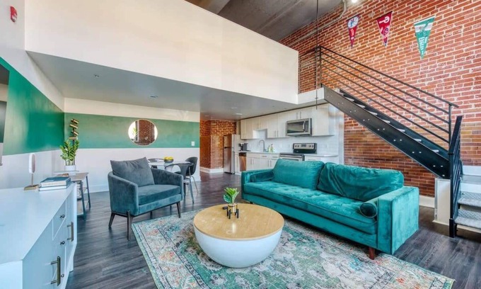 West Philadelphia Apartamento | Sosuite | 2BR Loft w Gym, Lounge, Shared Laundry