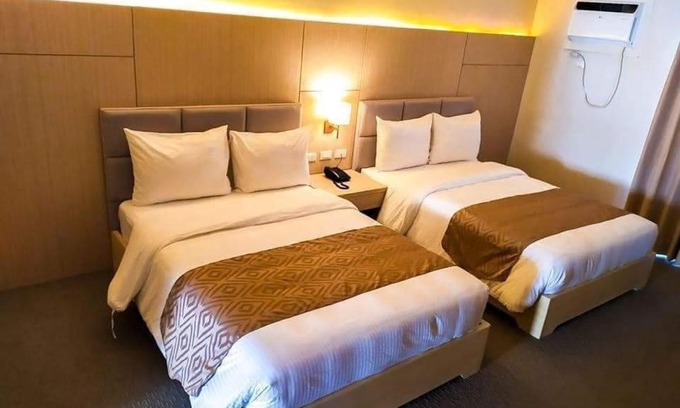 Pasong Tamo Apartamento | Sotogrande Neopolitan Hotel