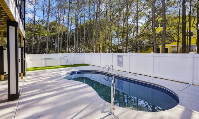 Monteray Shores Casa | Sound Beach/Access,Elevator Pool, HotTub Game Room