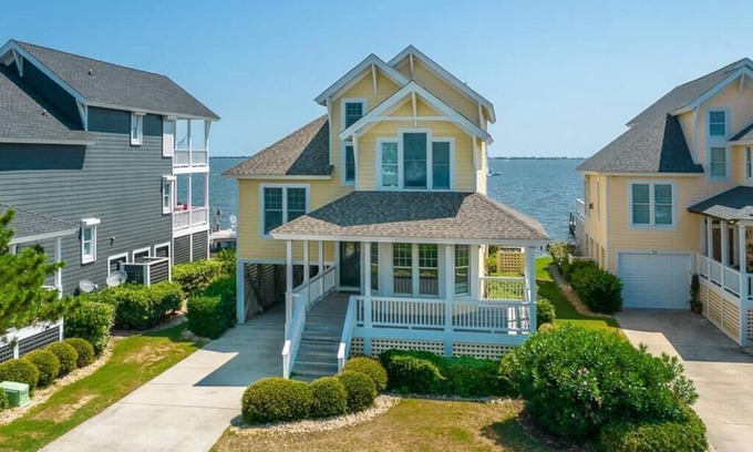 Manteo Casa | Sound Front with Boat Dock