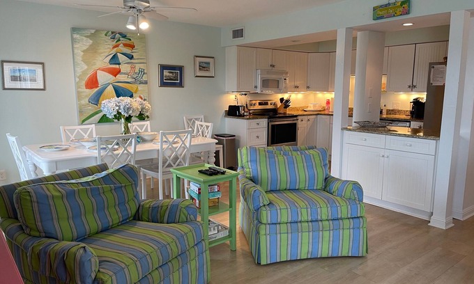 Wrightsville Beach Condominio | ¡Ubicación!Frente de sonido, vista al mar, muelle privado y estilo caribeño