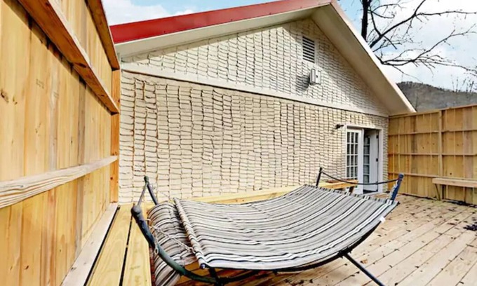 Barnardsville Casa | Sounds of the creek with your coffee. Beautiful private setting w/ great views.