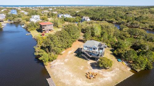 Carova Beach Casa | Soundside, Canal Front! Water views!, 4x535, The 4x4 Leaf Clover