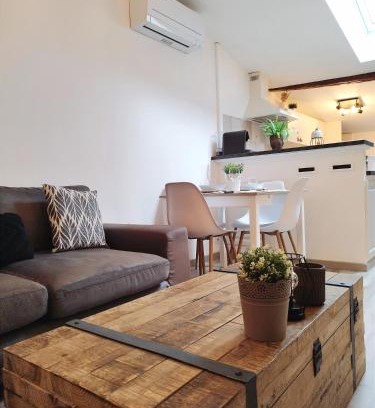 Millau Apartamento | Sous les toits de Millau - Appartement cosy et chaleureux