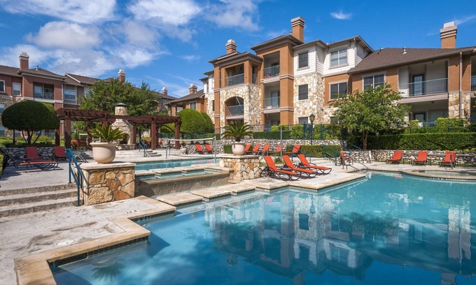 Sweetbriar Apartamento | South Congress Austin Modern 2BR with Pool/Hot Tub, Convenient to Nightlife