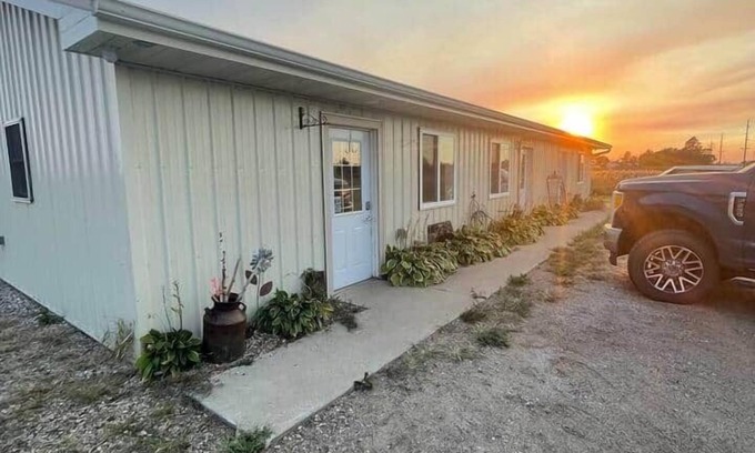 Doland Casa | South Dakota Outdoorsman lodge
