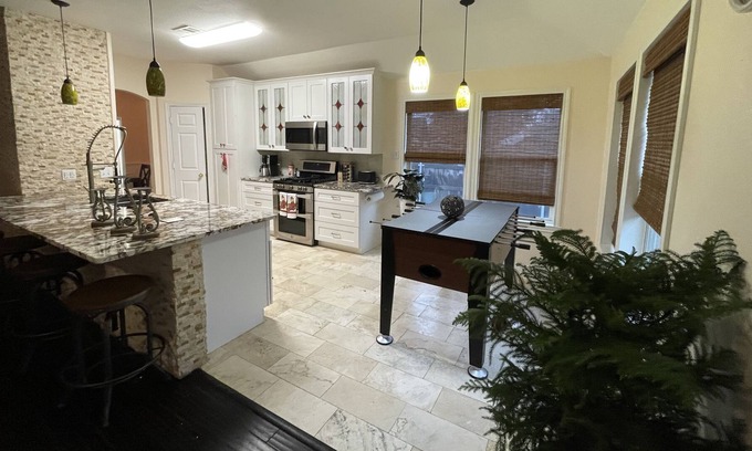 Denton Casa | South Denton, Clean, Quiet and Safe Neighborhood