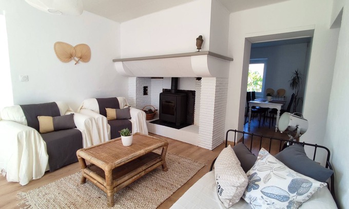 Estibeaux Cama Y Desayuno | South-facing house with garden and fireplace