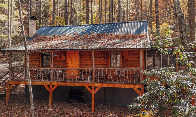 Saluda Cabina | South Fork cabin at Cabin Fever in NC!