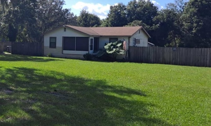 Lakeland Cabina | South Lakeland Home Big Yard