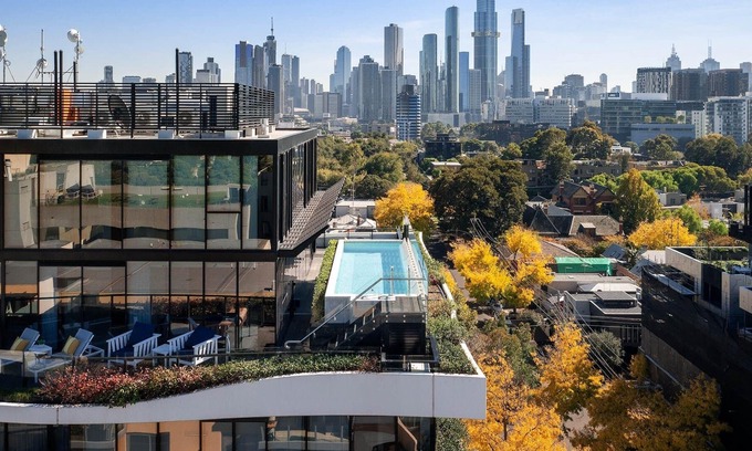 South Melbourne Casa | South Melbourne Penthouse (Heated Pool)